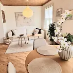Vakantiehuis Sentralt,unikt Lite Bergenshus Med Sjel Pa Fine Nostet! *