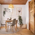 Sentralt,unikt Lite Bergenshus Med Sjel Pa Fine Nostet! Prázdninový dům Bergen