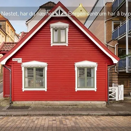 Sentralt,unikt Lite Bergenshus Med Sjel Pa Fine Nostet! * Bergen