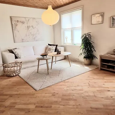 Sentralt,unikt Lite Bergenshus Med Sjel Pa Fine Nostet! Bergen