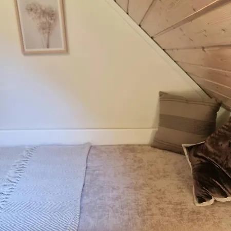 Sentralt,unikt Lite Bergenshus Med Sjel Pa Fine Nostet! Bergen