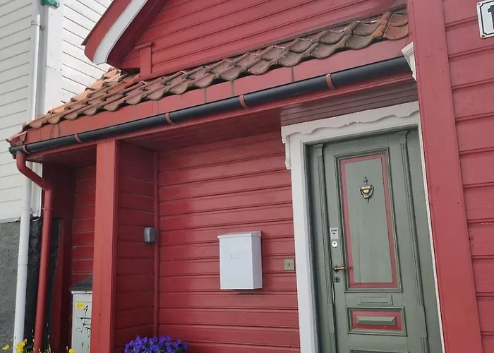Sentralt,unikt Lite Bergenshus Med Sjel Pa Fine Nostet! Ferienhaus *