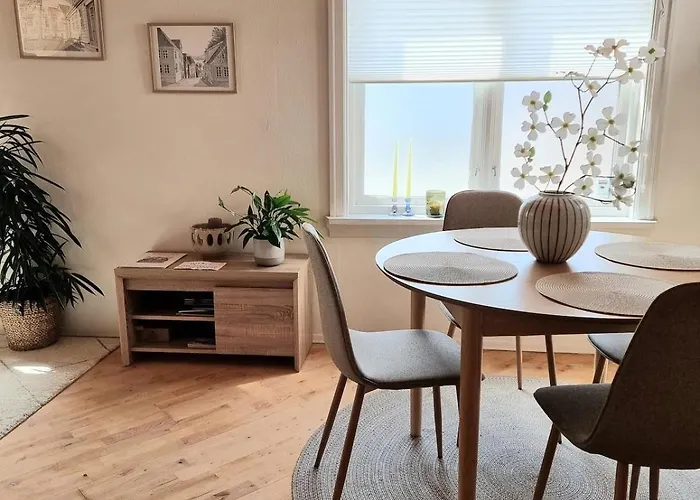 Sentralt,unikt Lite Bergenshus Med Sjel Pa Fine Nostet! Holiday home Bergen